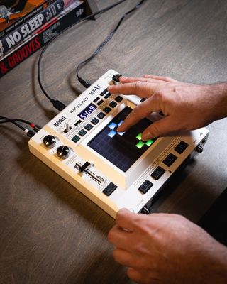 Korg Kaoss Pad V DJ  Effektgerät für DJ´s mit Dual Touch Steuerung NEUHEIT_00054516_