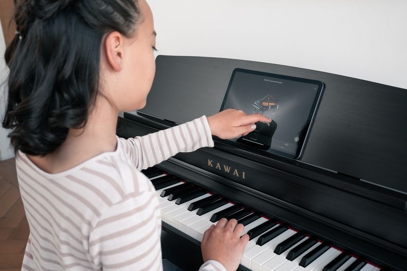 KAWAI CN-301R Digitalpiano Rosenholz, RH3 Tastatur mit IvoryTouch +Druckpunkt