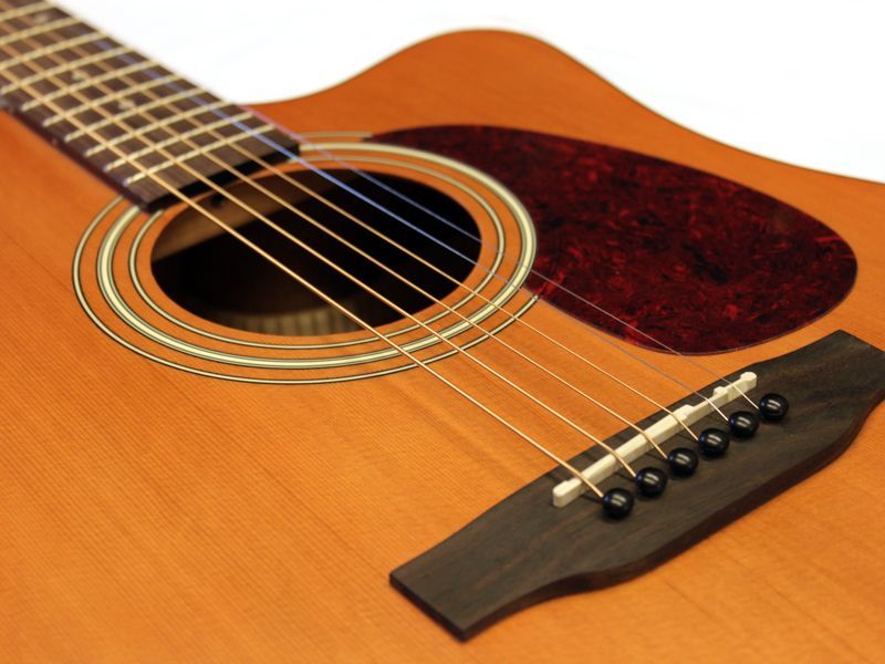 MarkGuitar M-15 DCE Dreadnought Westerngitarre, mass. Zeder satiniert, PickUp/EQ MarkGuitar M-15 DCE Dreadnought Westerngitarre, mass. Zeder satiniert, PickUp/EQ
