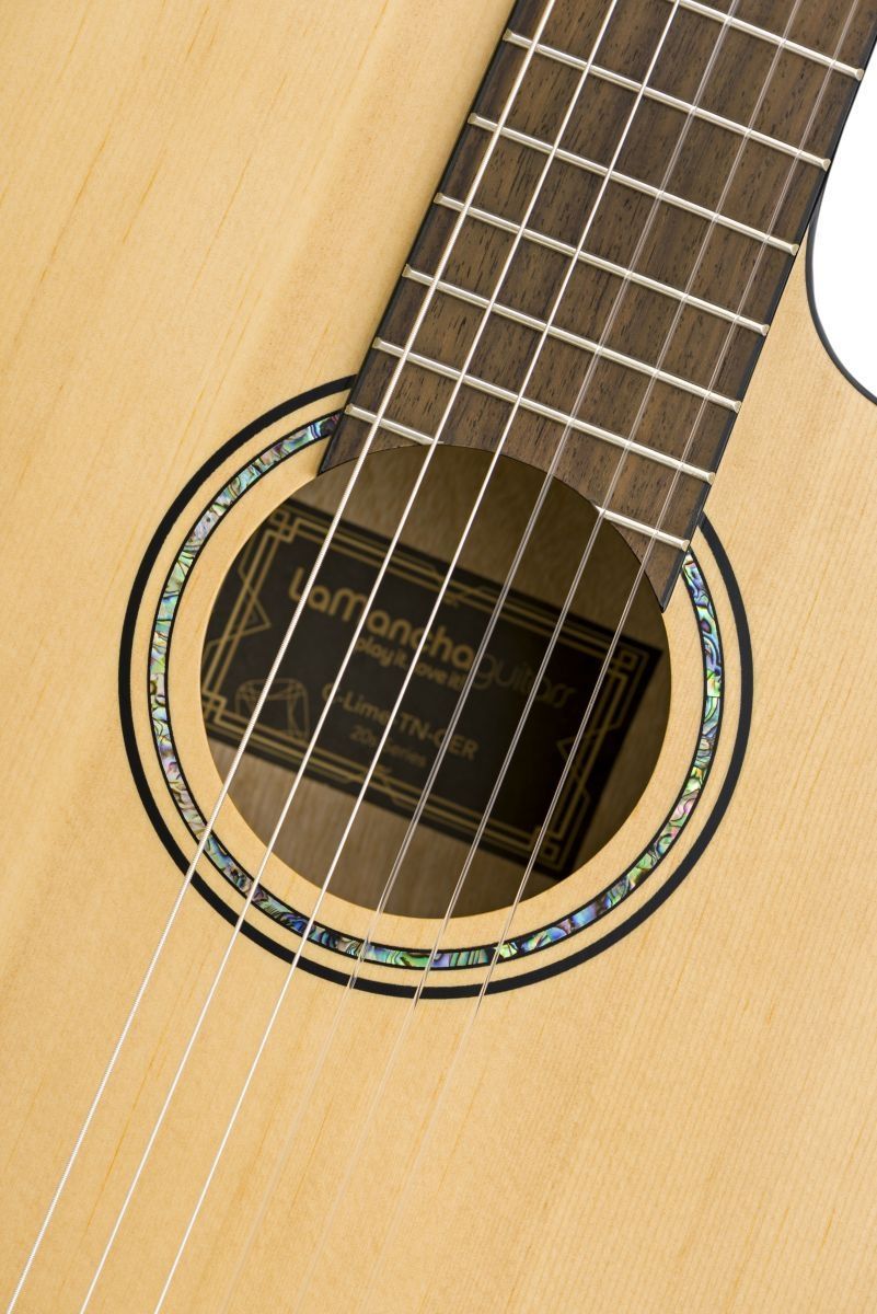La Mancha C-LIME-TN-CER 4/4 Konzertgitarre mit Pickup La Mancha C-LIME-TN-CER 4/4 Konzertgitarre mit Pickup