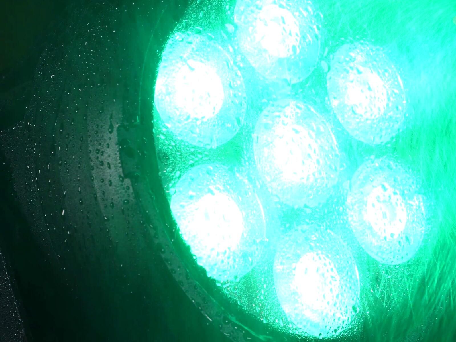 EUROLITE AKKU IP PAR 7 QCL CRMX MK2  LED-Scheinwerfer mit Akku
