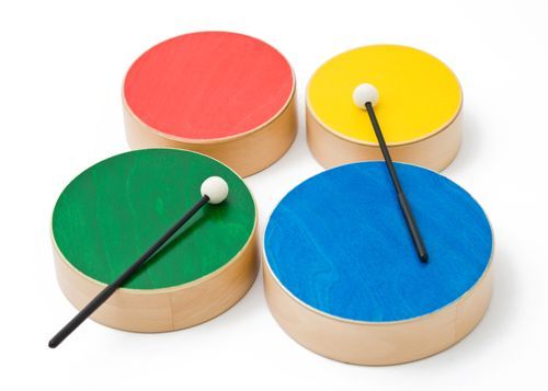 Rohema 61698 Wooden Toms Color Set von 4 farbigen Holztrommeln 2 Schlägel  - Onlineshop Musikhaus Markstein