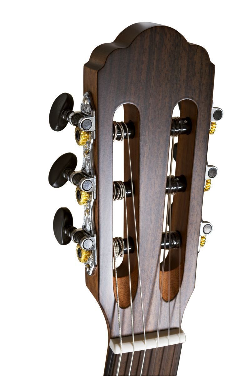 La Mancha C-LIME-TN-CER 4/4 Konzertgitarre mit Pickup La Mancha C-LIME-TN-CER 4/4 Konzertgitarre mit Pickup