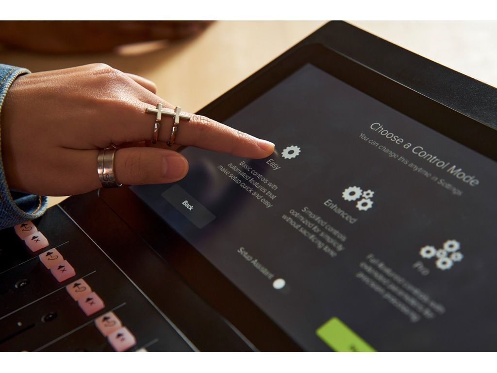 Mackie DLZ Creator Digitalmixer  für Podcasting und Streaming mit Bluetooth_00052142_