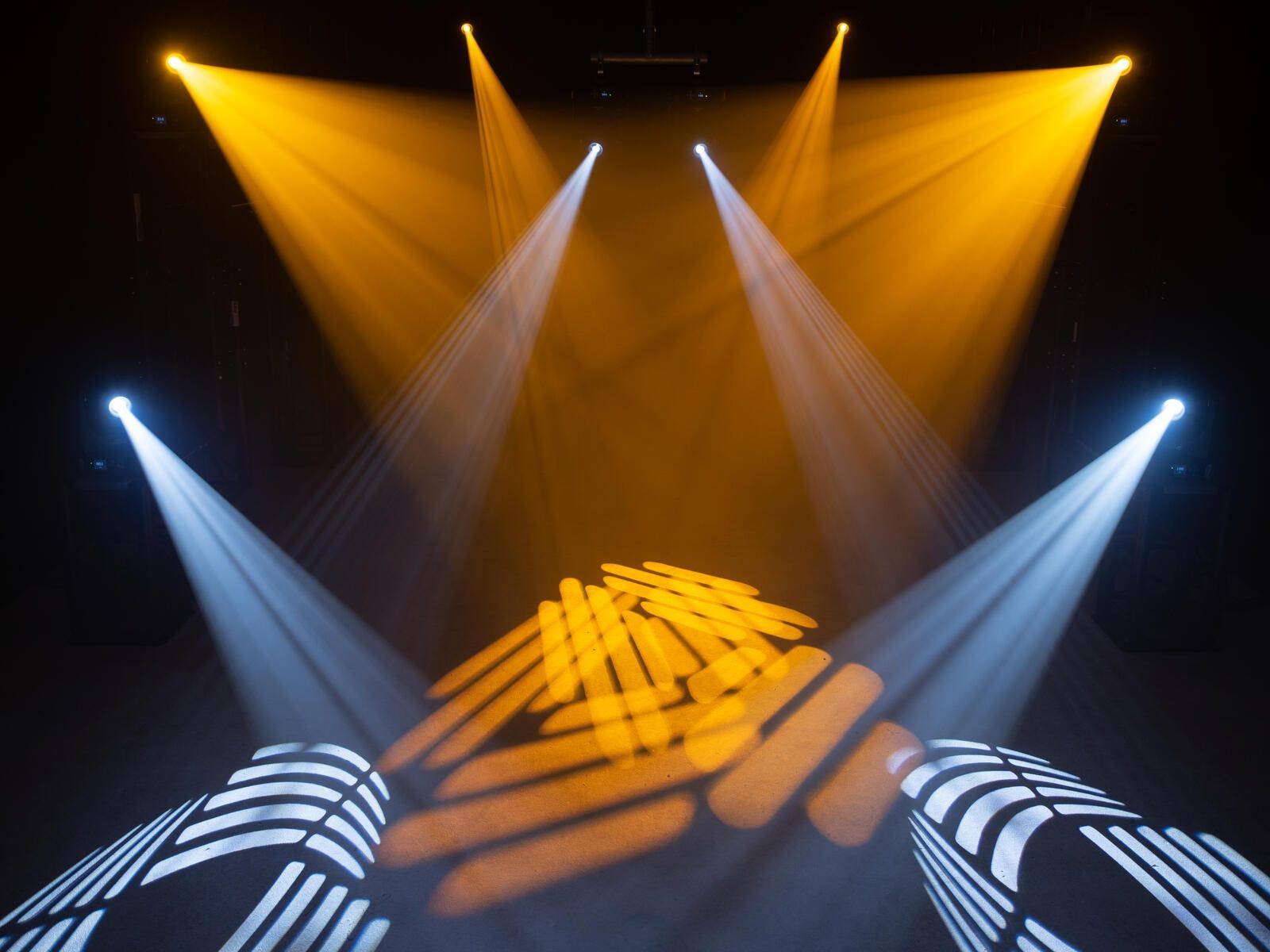 EUROLITE LED TMH-S90 Moving-Head Spot mit 90-Watt-LED