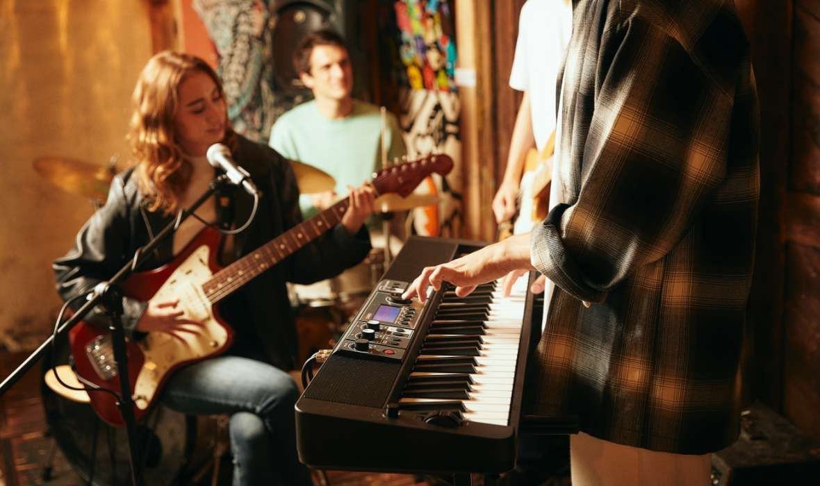 Casio CT-S500 Keyboard incl.Netzadapter, USB, Audio-in, incl.WUBT10 Casio CT-S500 Keyboard incl.Netzadapter, USB, Audio-in, incl.WUBT10