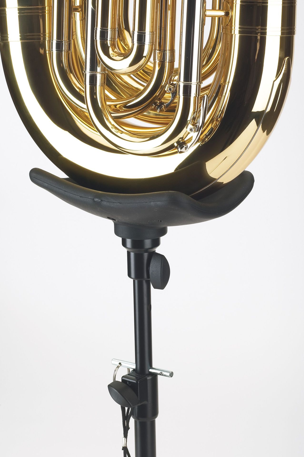 K&M 14950 Tubaständer Spielständer für alle B,- C,- F,- Es- Tuba-Modelle 
