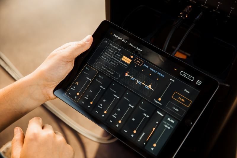 JBL EON One MK2 Aktive Säulen-PA mit Akku-Betrieb JBL EON One MK2 Aktive Säulen-PA mit Akku-Betrieb