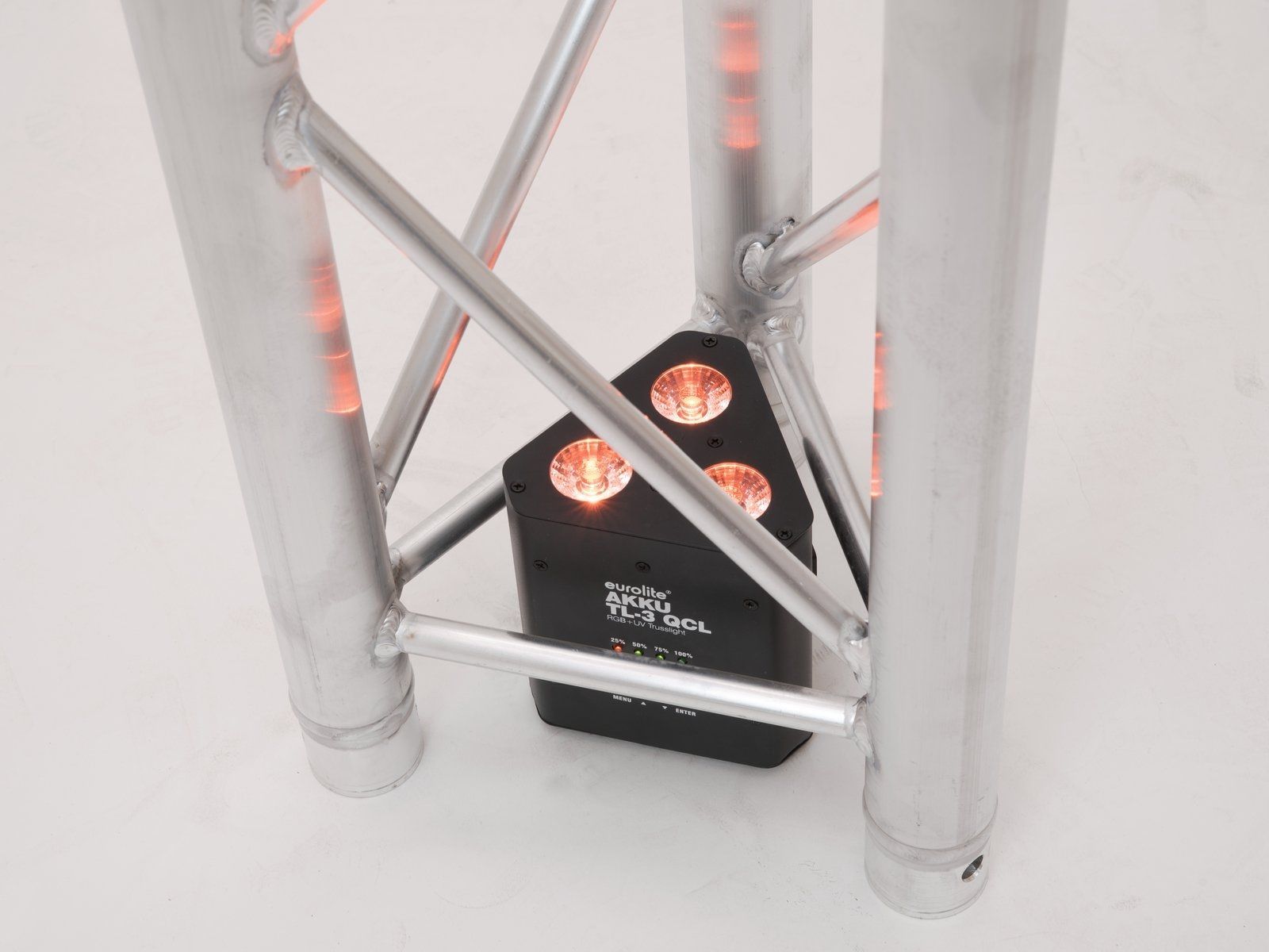 EUROLITE AKKU TL-3 QCL RGB+UV Trusslight mit IR-Fernbedienung_00051581_