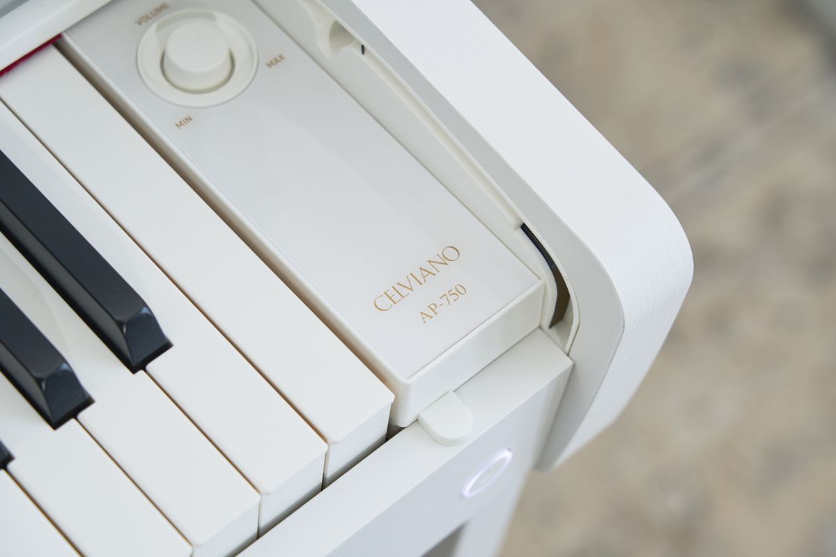 Casio AP-750 WE Digitalpiano mit neuer (Bechstein) AIR Grand Source Tonerzeugung