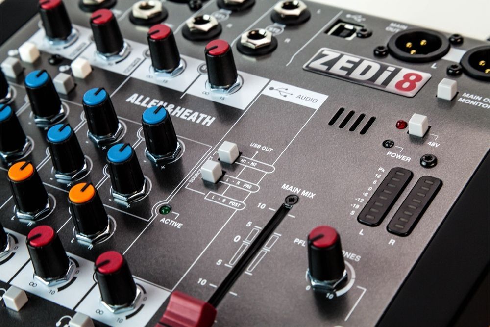 Allen & Heath ZEDi-8 Mixer mit 2x2 USB Interface (24bit / 96KHz)