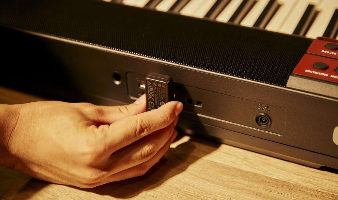 Casio CT-S1000V Keyboard incl.Netzadapter, USB, Audio-in, incl.WUBT10 Casio CT-S1000V Keyboard incl.Netzadapter, USB, Audio-in, incl.WUBT10