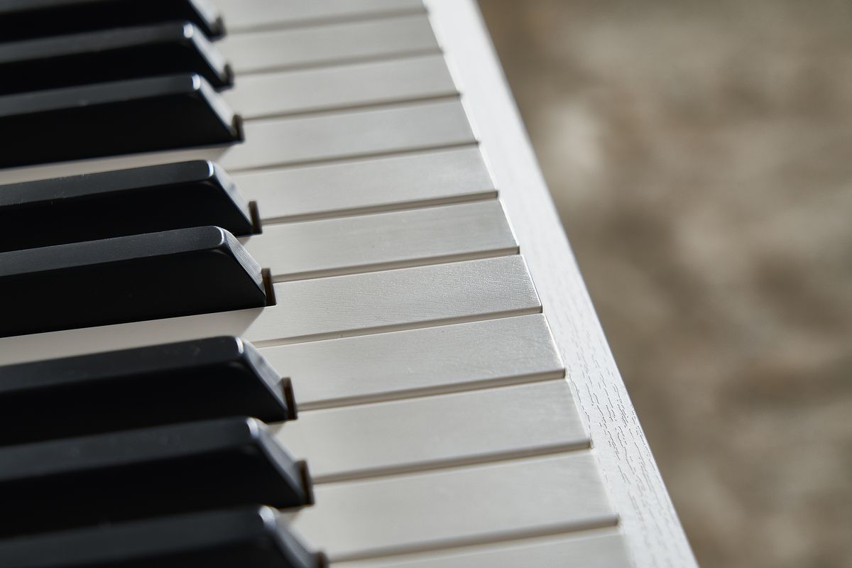 Casio AP-750 WE Digitalpiano mit neuer (Bechstein) AIR Grand Source Tonerzeugung