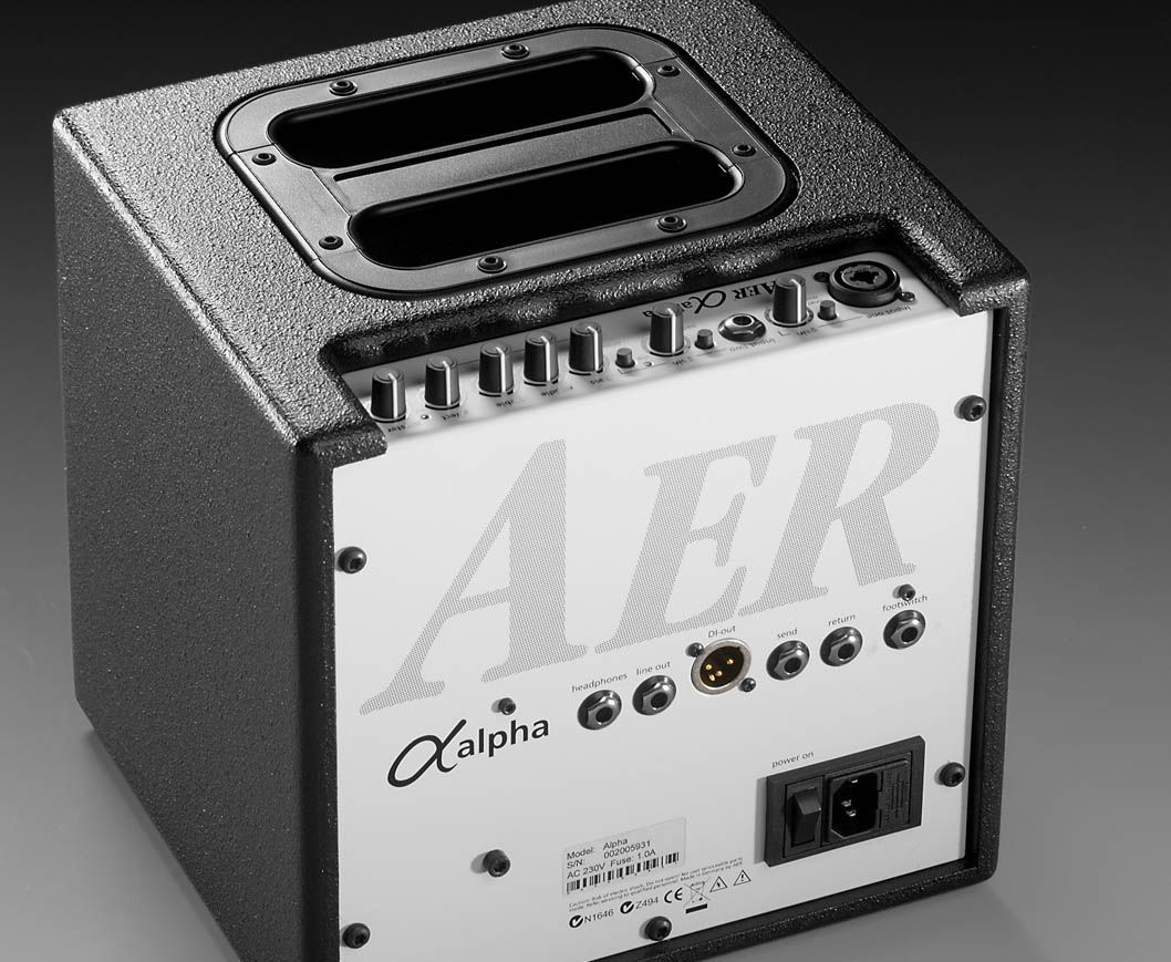 AER Alpha Black Akustik Verstärker, incl. Hülle