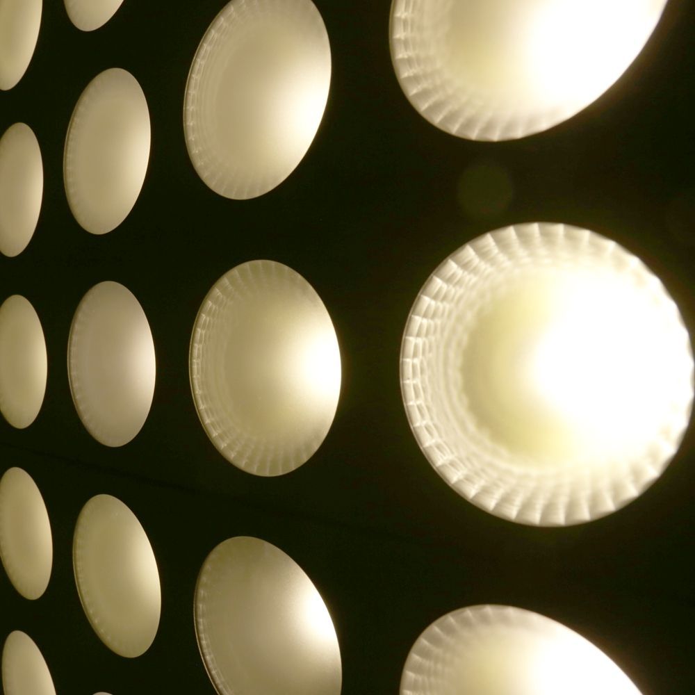 CLMP3WW_12 Cameo Matrix Panel 3 WW, 5 x 5 LED Matrix Panel mit Single Pixel Control