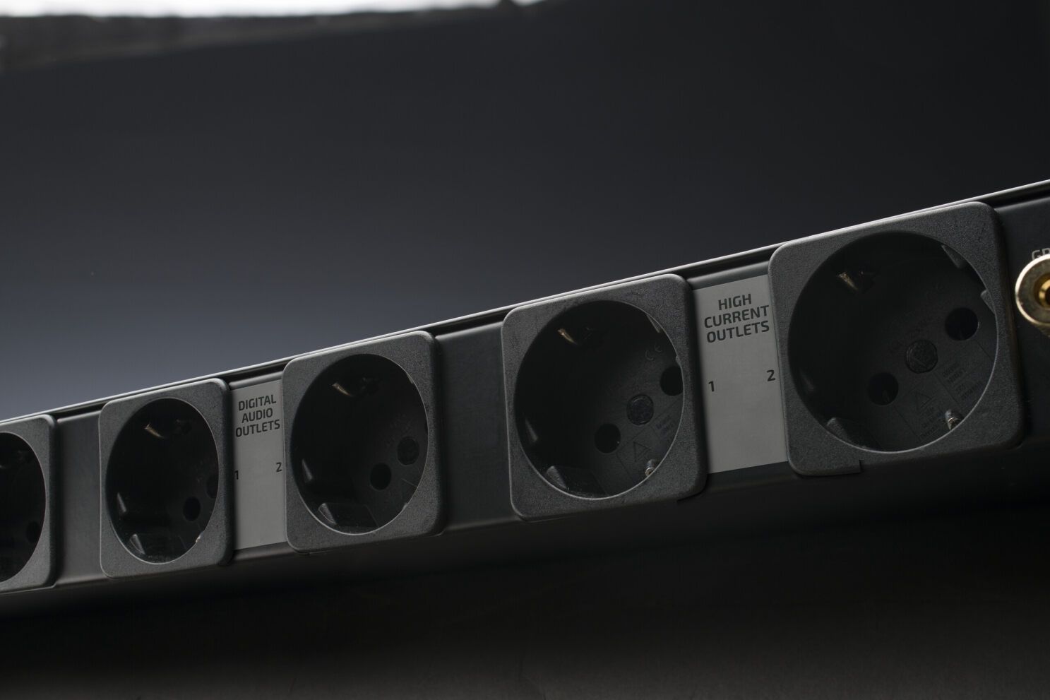 Black Lion Audio PG-1 Type F MKll 19" Powerconditioner
