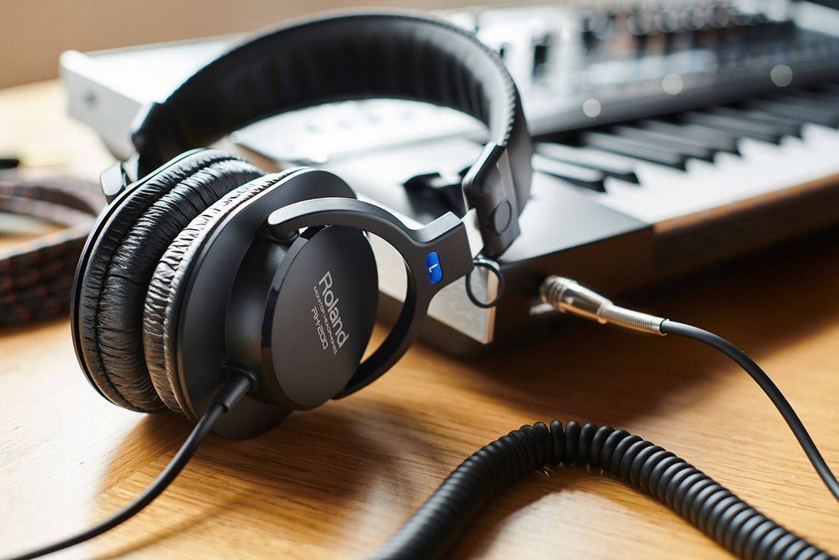 4957054085438 - RH-200 Studio Kopfhörer Over Ear Faltbar Schwenkbare Ohrmuscheln Schwarz (085430) 4957054085438 - RH-200 Studio Kopfhörer Over Ear Faltbar Schwenkbare Ohrmuscheln Schwarz (085430)