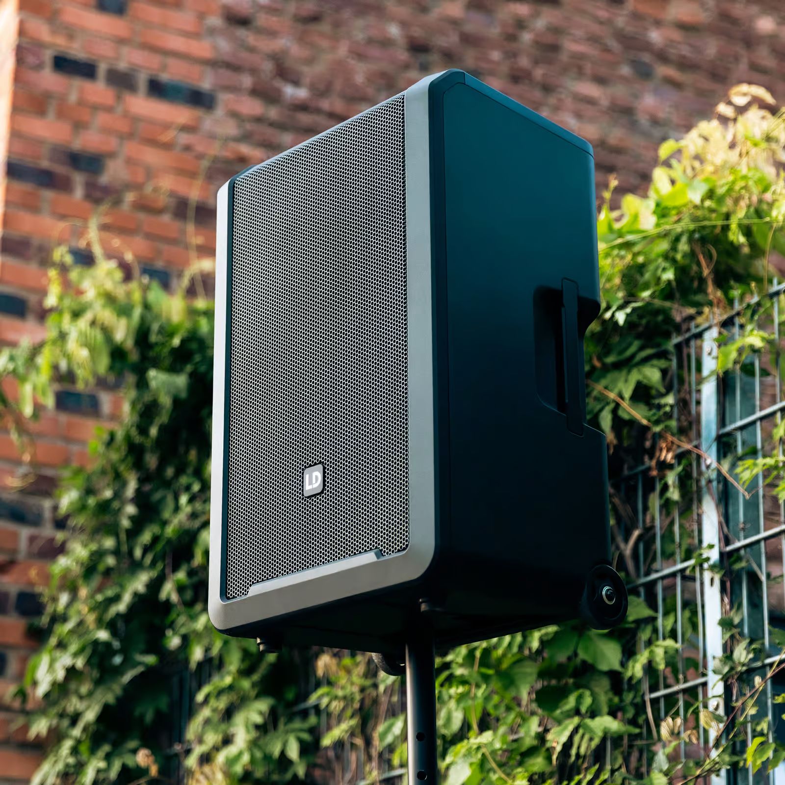 LD Systems ANNY 12 Akkubetriebene Bluetooth-Lautsprecherbox 