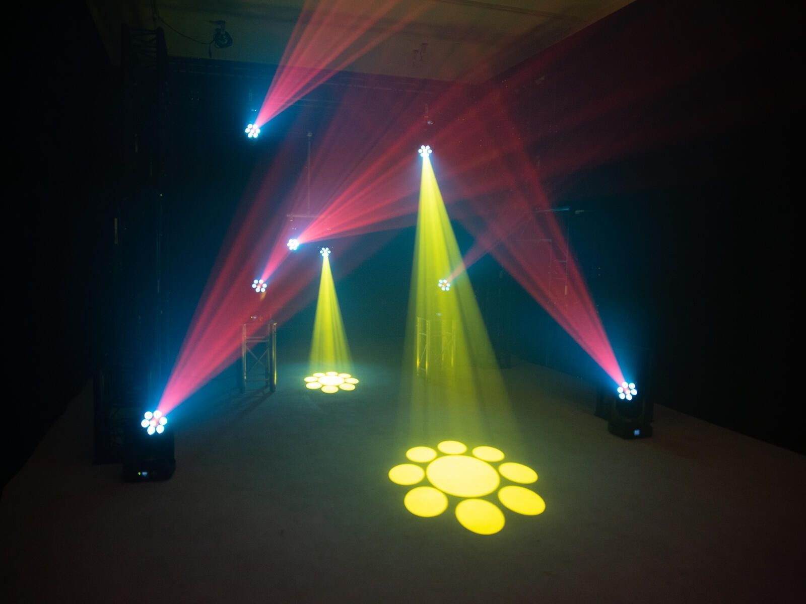 EUROLITE LED TMH-H90 Hybrid Moving-Head Spot/Wash COB