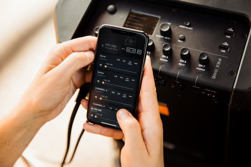 JBL EON One MK2 Aktive Säulen-PA mit Akku-Betrieb JBL EON One MK2 Aktive Säulen-PA mit Akku-Betrieb