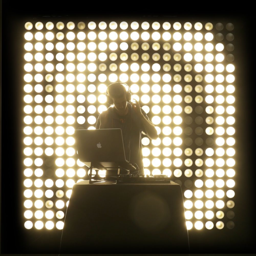 CLMP3WW_7 Cameo Matrix Panel 3 WW, 5 x 5 LED Matrix Panel mit Single Pixel Control