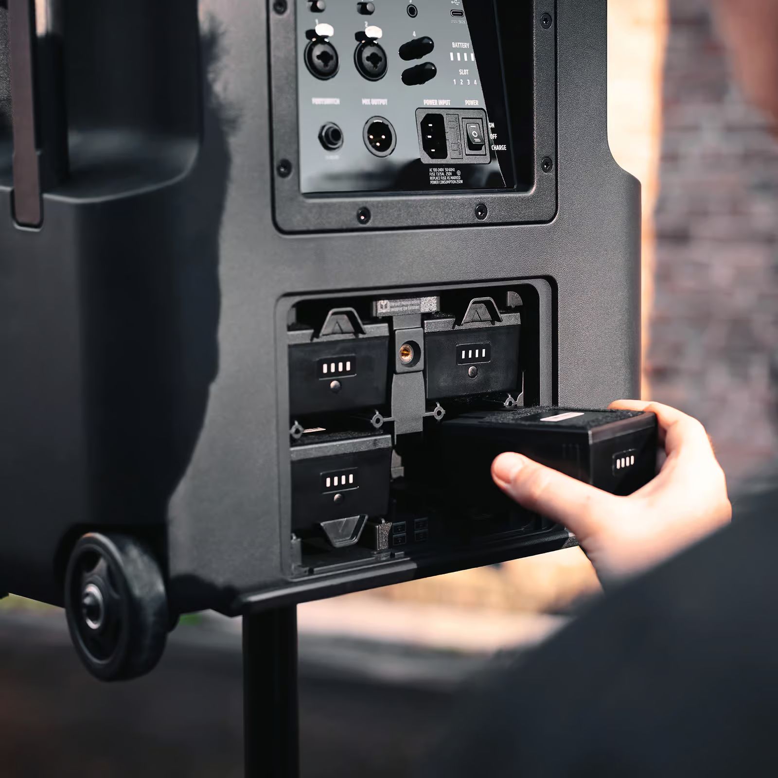 LD Systems ANNY 12 Akkubetriebene Bluetooth-Lautsprecherbox 